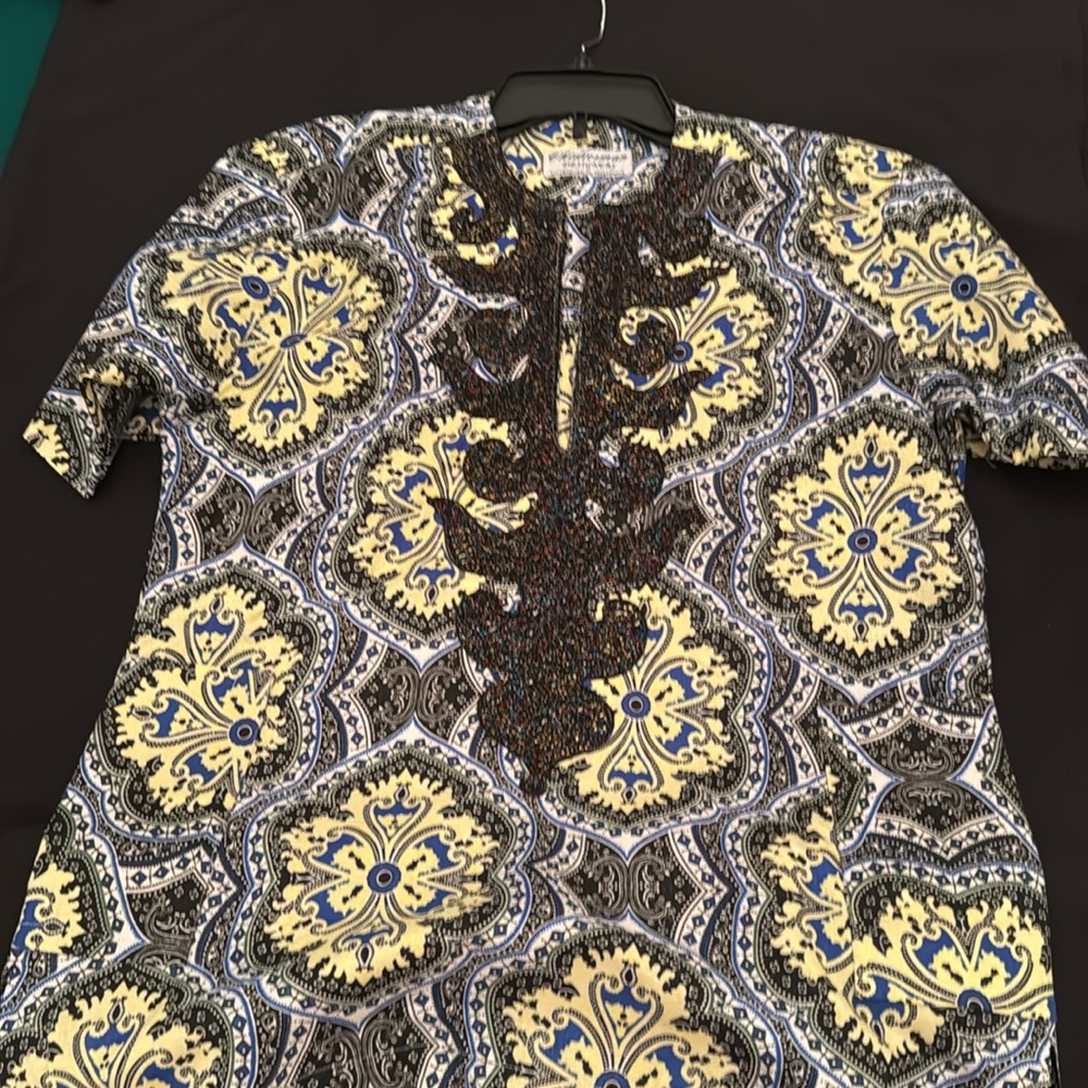 New! African Blues, off white & gorgeous threading Womens top, w/pockets! (OLCC)